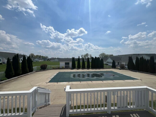 Foto del edificio - Spacious Condo in Pickerington with Finished Basement & Resort-Style Amenities