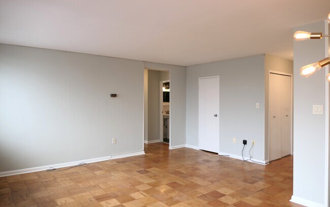 Foto del edificio - 6631 Wakefield Dr