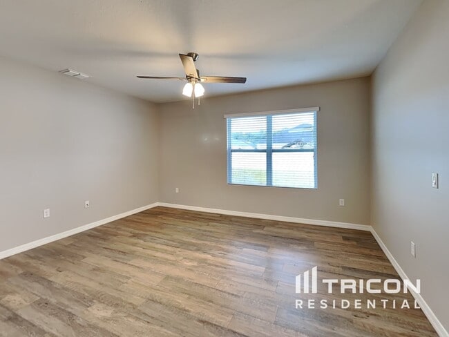 Building Photo - 6279 Red Herring Dr