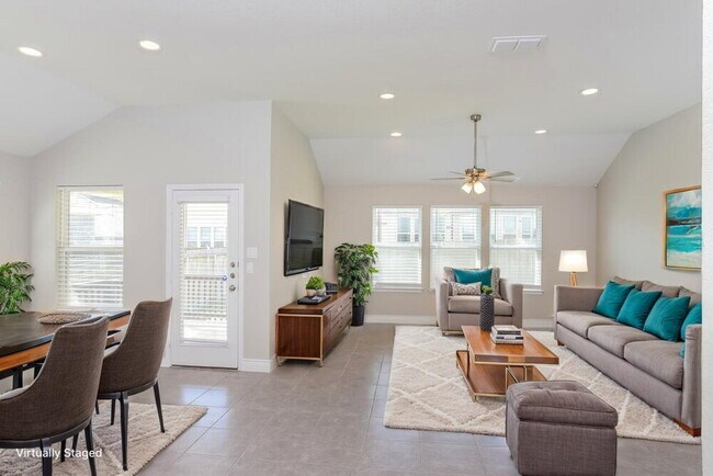 Foto del edificio - 13918 Persimmon Cv