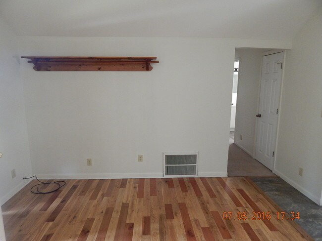 Building Photo - 602 Hospital Rd