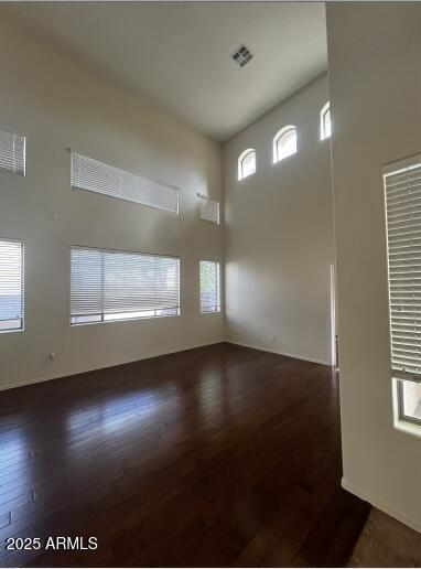 Building Photo - 576 E Julian Dr