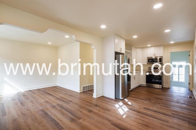 Photo - Noble Place 766 E. 800 S. Apartment