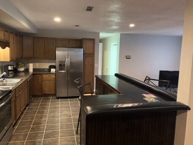 Foto del edificio - Fairlawn, 2BR / 2BA, available for short t...