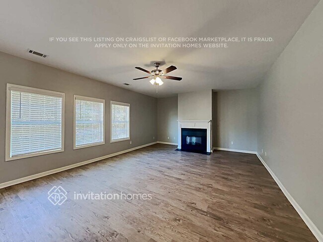 Foto del edificio - 4700 Ferncrest Pl