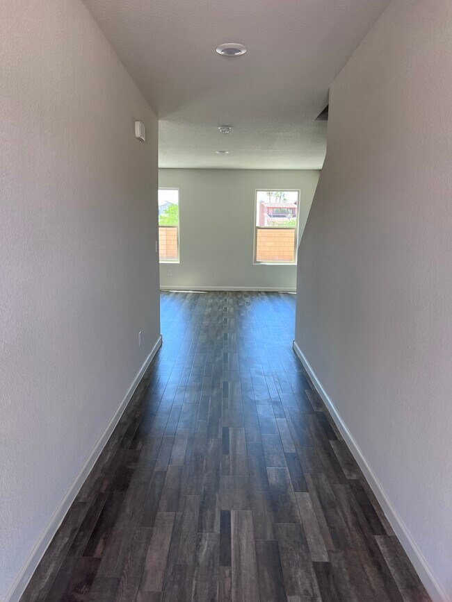 entry hallway - 2458 River Valley Cir