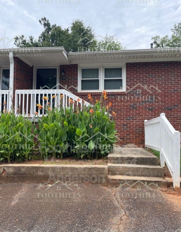 202 Kennemore St Unit 5, Central, SC 29630 Condo for Rent in Central