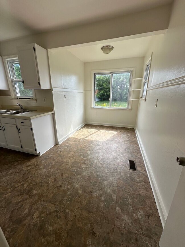 Foto del edificio - 27370 Pinehurst St