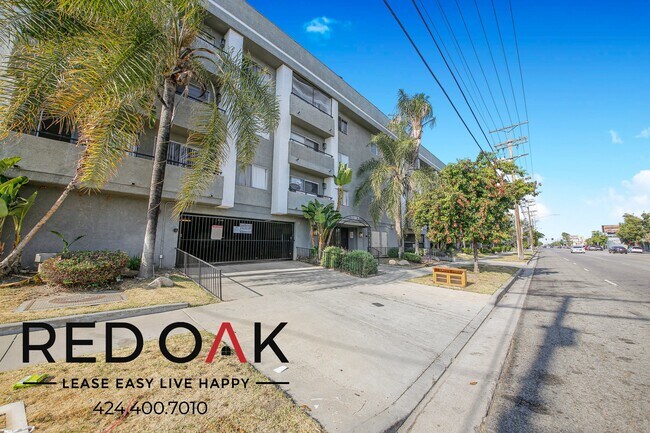 Foto del edificio - 11817 Victory Blvd