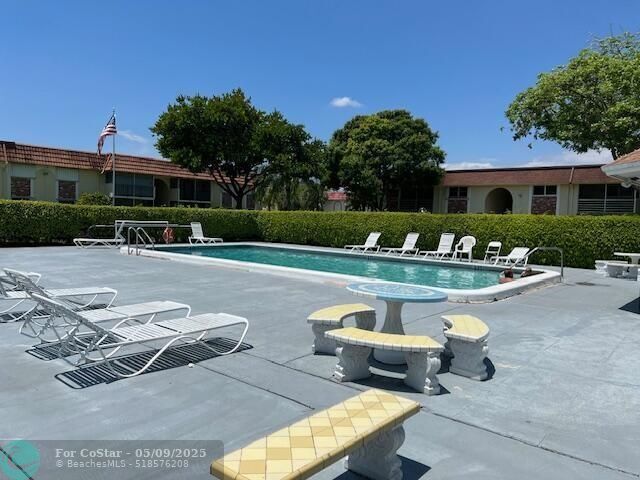 Foto del edificio - 22775-22766 SW 66th Ave