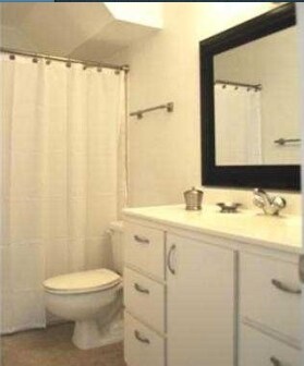 Interior Photo - 110 NE 16th Ter