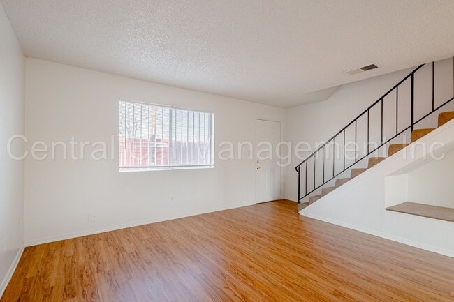 Building Photo - 617 30th St