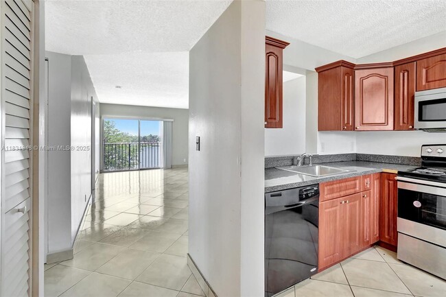 Building Photo - 8720 N Sherman Cir