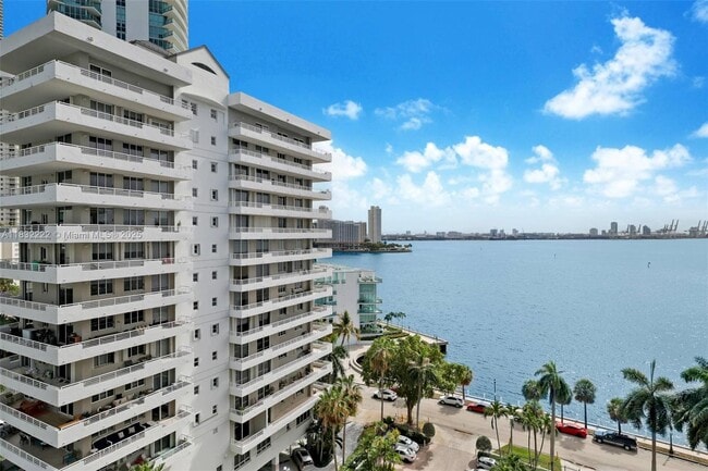 Building Photo - 1408 Brickell Bay Dr