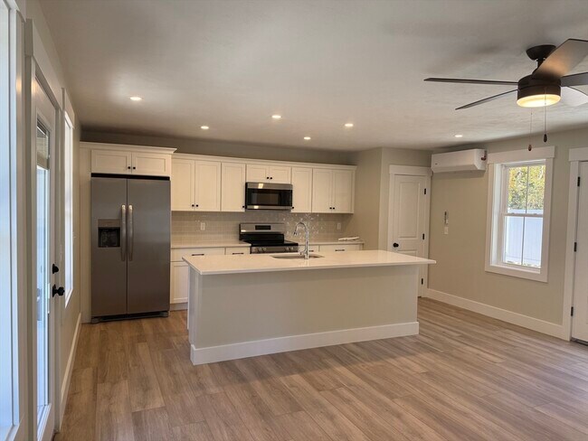 Building Photo - 480 Wareham St