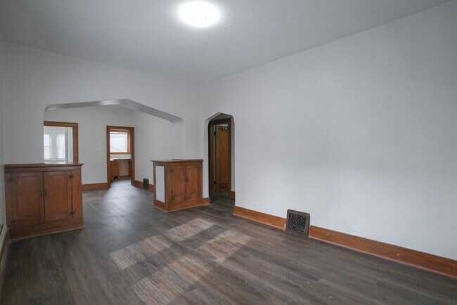 Building Photo - 1325 Cedar