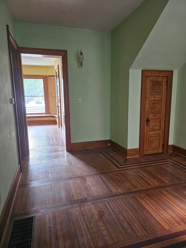 Foto del edificio - 211 W 9th St