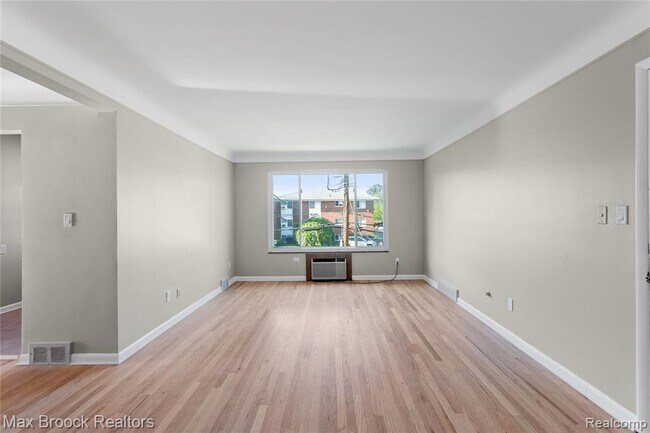 Foto del edificio - 1909 Gardenia Ave