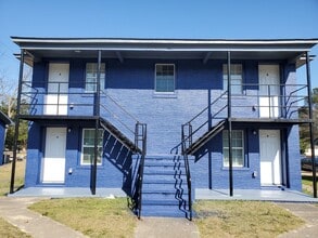 Building Photo - 2218 Murchison Rd