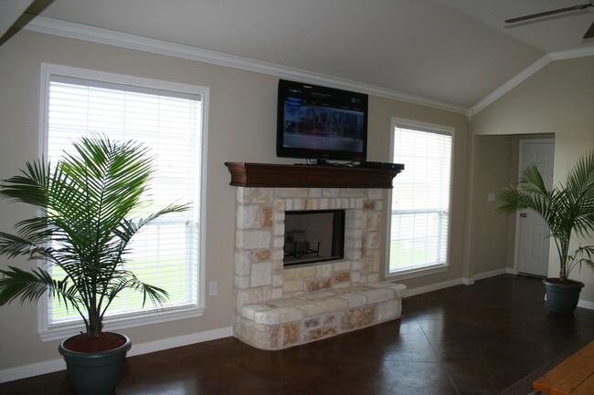 Building Photo - Duplex