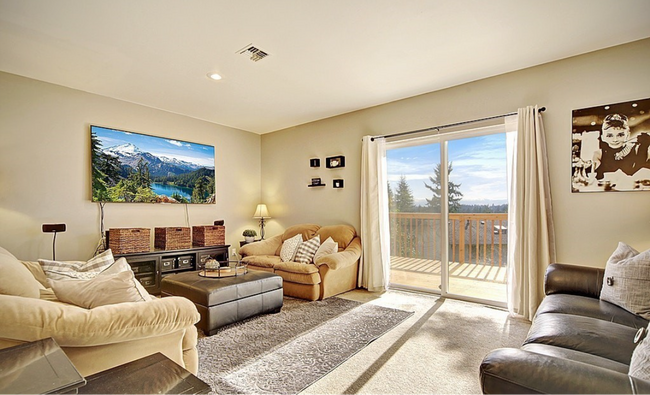 Foto del edificio - Enjoy sweeping territorial & mountain views