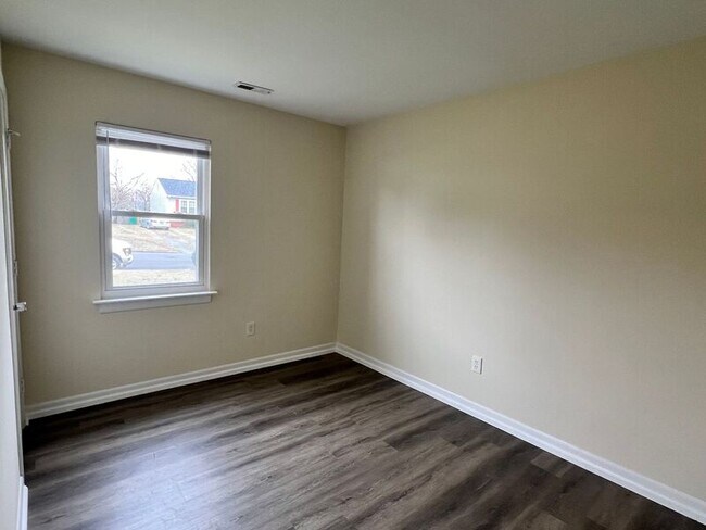 Building Photo - 5210 Reilly St