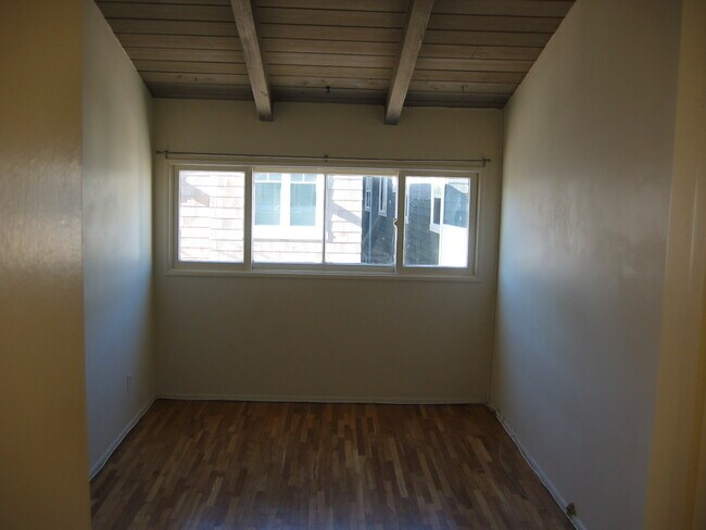 Bedroom/Office - 333 33rd St