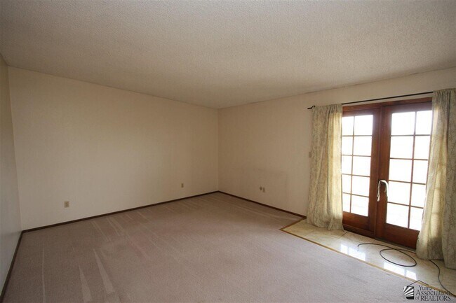 Building Photo - 1465 E Laguna Pl