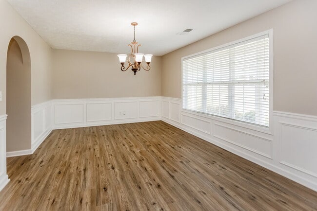 Building Photo - 210 Overlook Ct