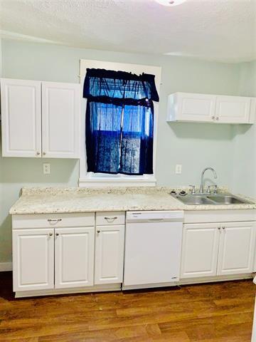 Foto del edificio - 1353 E Dayton St