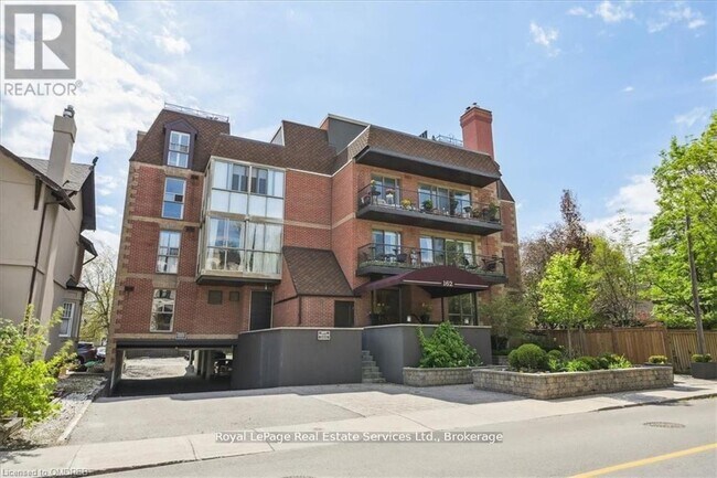 Photo du bâtiment - 162-162 Reynolds St