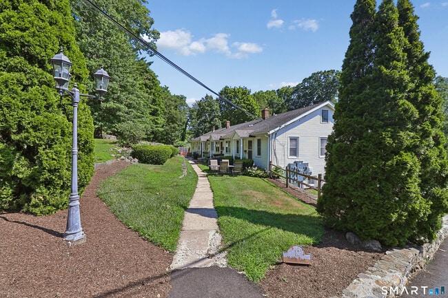 Building Photo - 12 Husted Ln