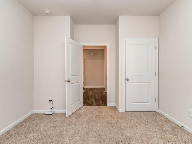 Building Photo - 9073 Remnick Dr