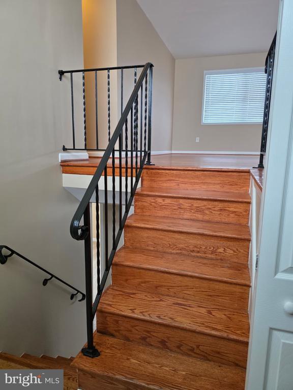 Building Photo - 6212 Thomas Dr