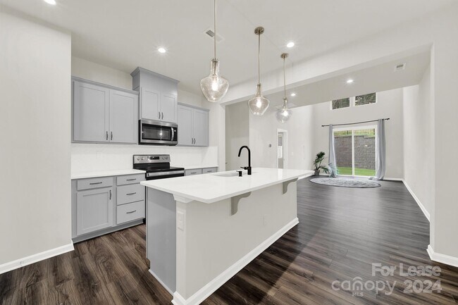 Building Photo - 3824 Amalia Pl