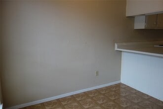 Building Photo - 722 Stephanie Dr