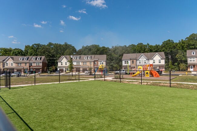 Building Photo - Brookestone