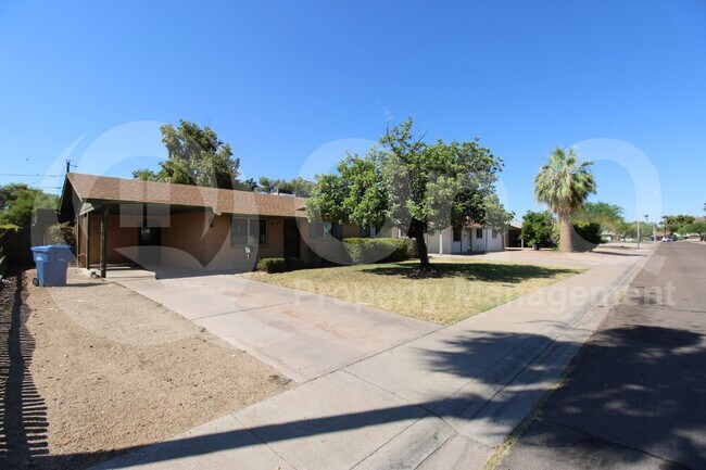 Foto del edificio - 925 W Parkway Blvd
