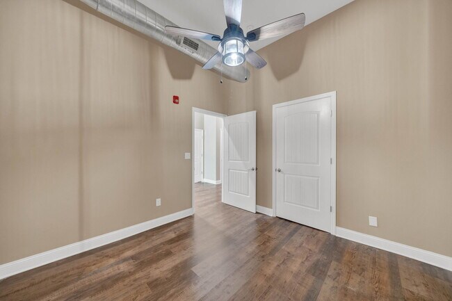 Unidad G – 2 dormitorios / 1 baño – 883 pies cuadrados. - Bridwell on Broad