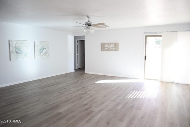 Building Photo - 2358 E Hazeltine Way