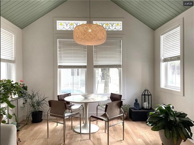 Foto del edificio - 137 Almy St