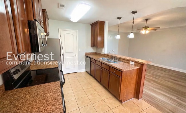 Foto del edificio - 24663 Rolling Vista Dr