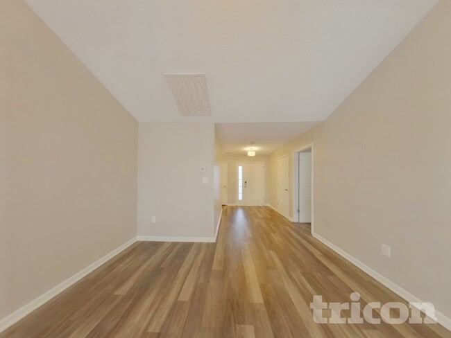 Foto del edificio - 1041 Counselors Dr