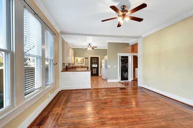 Foto del edificio - 1948 E Oak St