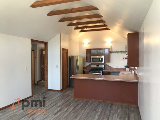 Photo - 4-Bedroom Residence in Martinez with Flexi... Apartment