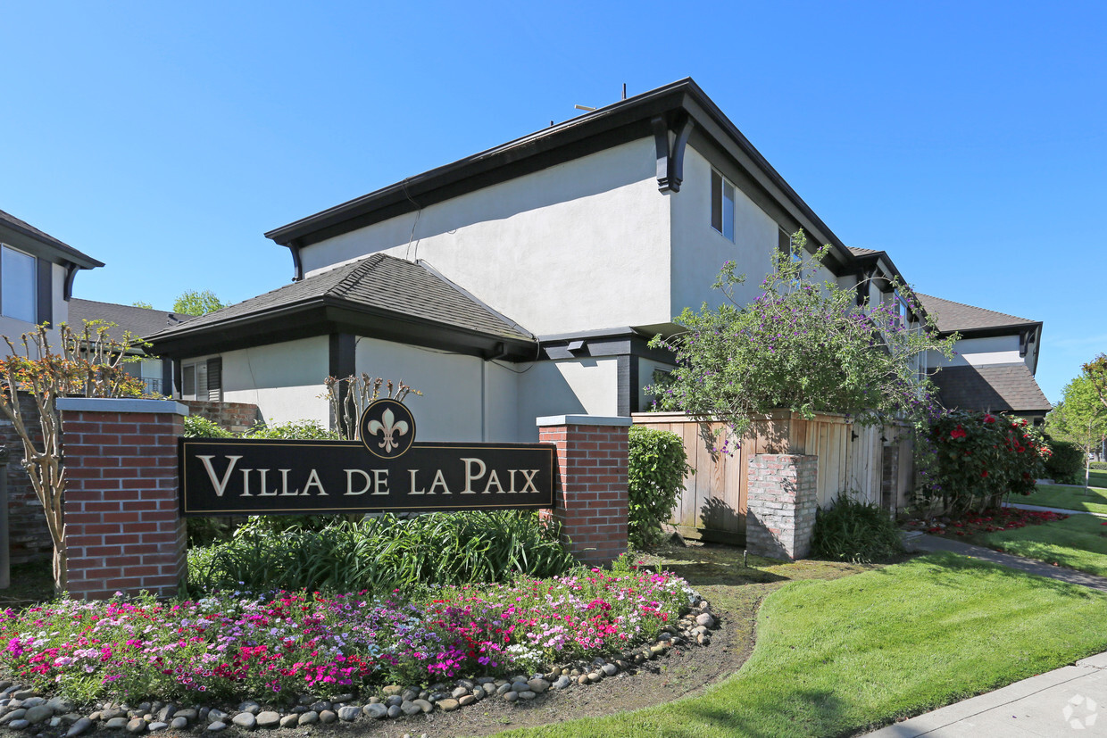 Villa de la Paix Apartments Photo