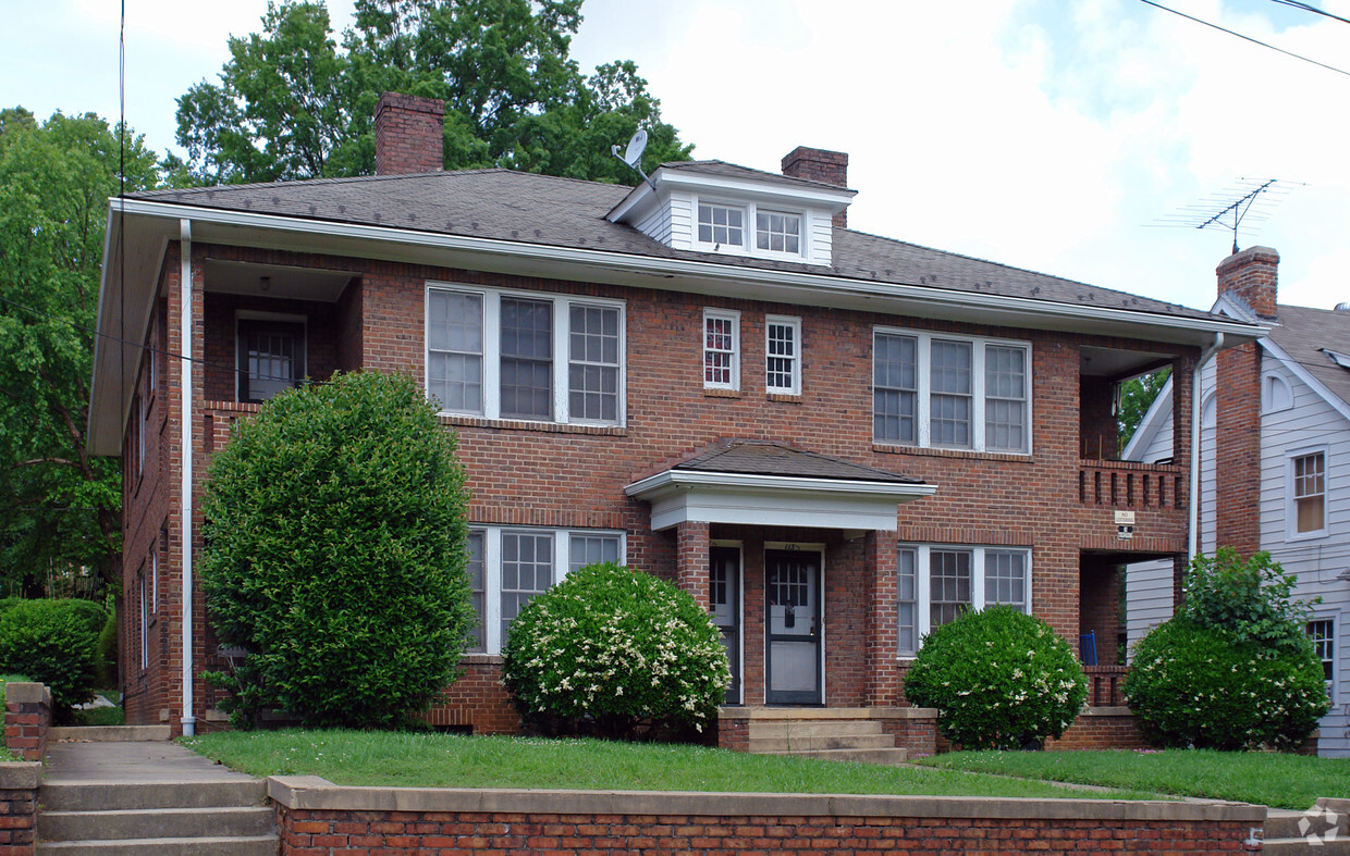 Building Photo - 105-113 Chamberlain St