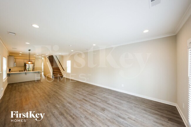 Foto del edificio - 211 Creek Run Way