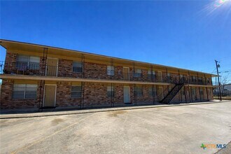 Building Photo - 307 Sunset Ln