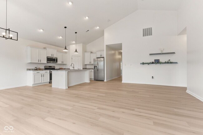 Foto del edificio - 5301 Tanglewood Ln